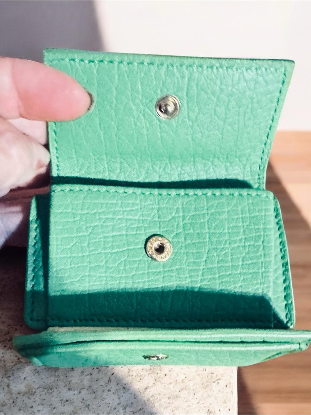 Hunting world Green Leather Compact Wallet - Picture 2 of 3